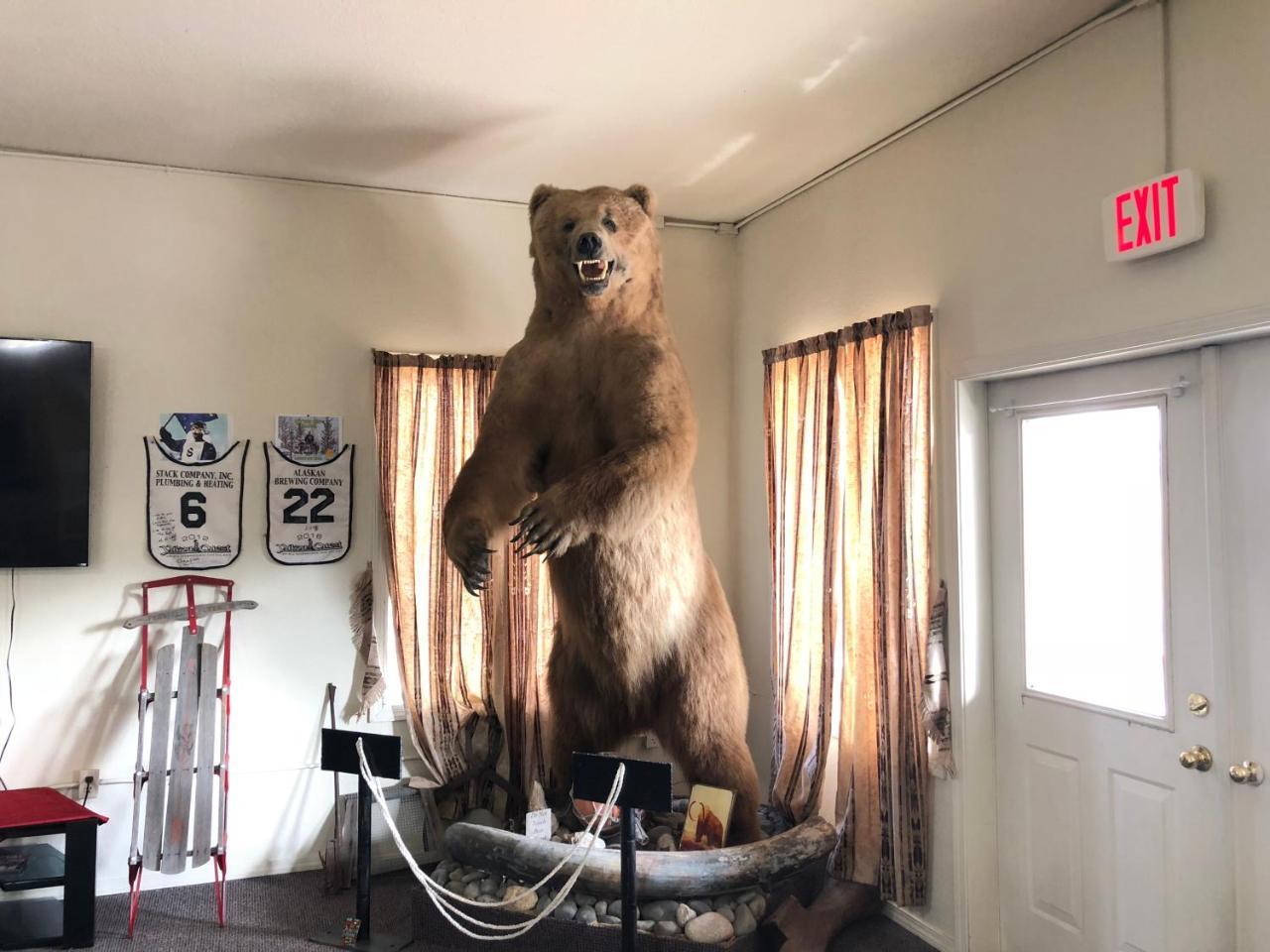 The Golden Bear Motel Tok Εξωτερικό φωτογραφία