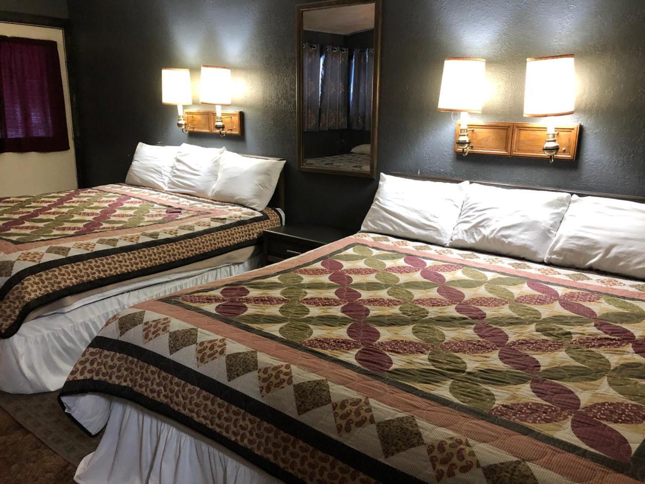 The Golden Bear Motel Tok Εξωτερικό φωτογραφία