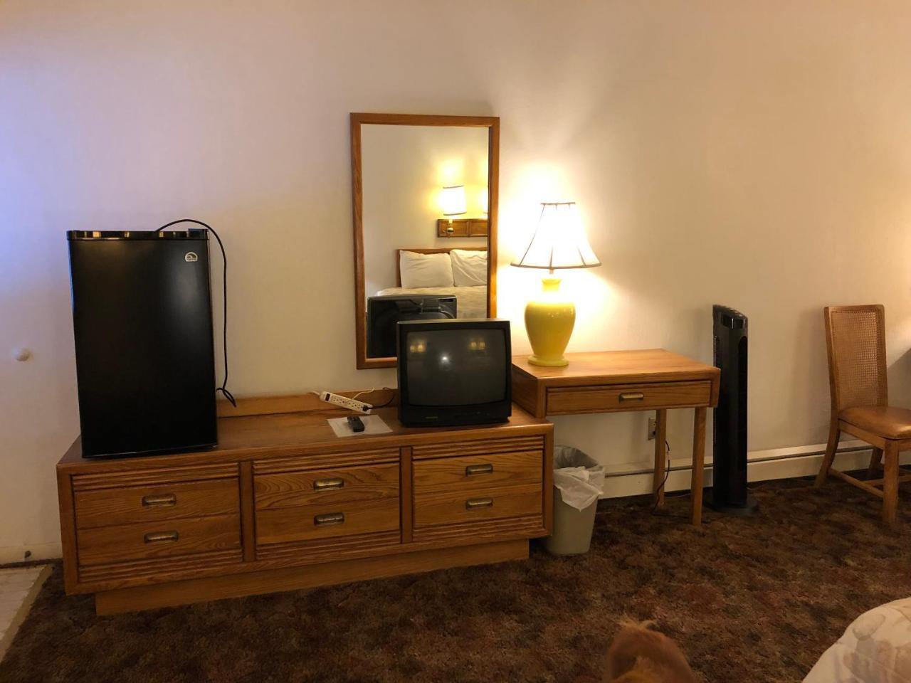 The Golden Bear Motel Tok Εξωτερικό φωτογραφία